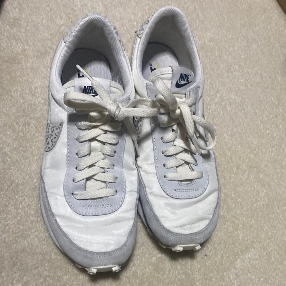 Nike Women's Sneakers - White and Gray